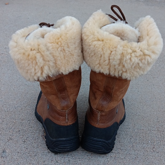 UGG Adirondack Tall Brown Leather Shearling Boots Womens Size 9 - Picture 5 of 11
